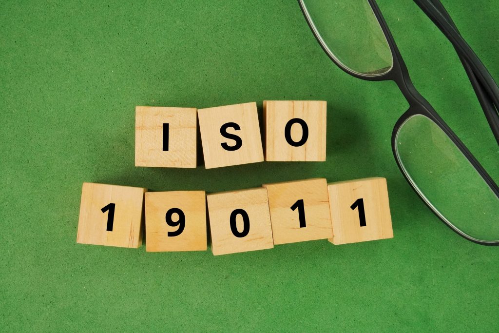 Zmiany w standardzie dotyczącym audytowania – nowe ISO 19011:2026 i ich znaczenie dla organizacji w Polsce