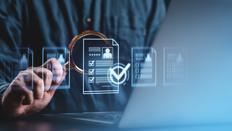 ISO 27001 czy TISAX – co wybrać, gdy klient wymaga bezpieczeństwa informacji w łańcuchu dostaw?